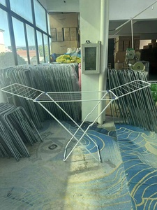 Séchage du <span class=keywords><strong>linge</strong></span> Accueil Debout Sèche-<span class=keywords><strong>linge</strong></span> Cintre Portable Vêtements Avec Roues Rack Stand Home Cintre Rack <span class=keywords><strong>Sur</strong></span> Roues Pour Blanchisserie - Product Image 4