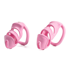 อุปกรณ์ล็อคองคชาตชายแบบเรซิ่น S/L สำหรับผู้ชายที่ชอบสวมบทบาทหญิงสาว พร้อมห่วงรัดองคชาต 4 วง สำหรับผู้ชายที่ชอบเป็น "คุกคอลด์" - Product Image 2