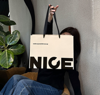 Sacs cadeaux de luxe en papier kraft QH avec pelliculage brillant, ruban et poignées en corde de coton, logo personnalisé, emballage sur mesure pour vêtements et chaussures