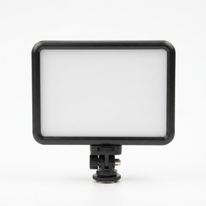 Kit d'éclairage LED portable bicolore 12W SL116 pour photographie et vlogging, lampe flash LED rechargeable SL116 - Product Image 1