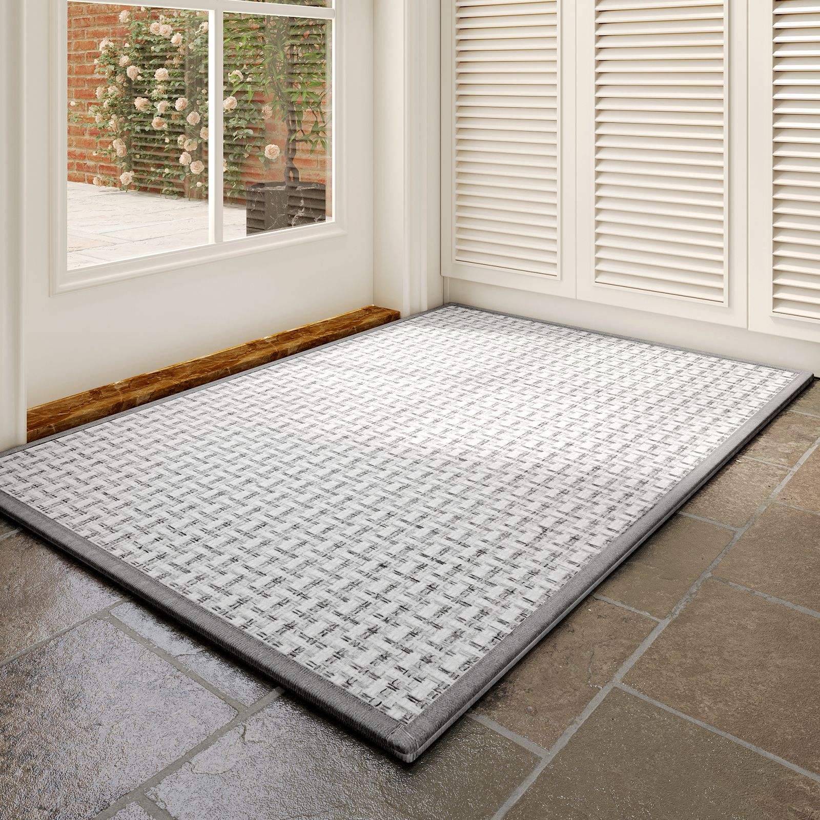 Rubber-backed openwork braided yarn - interlocking black