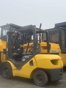 <b>Used</b> Heavy Duty Japanese Forklift for FD30 3 Ton Diesel Engine Construction Forklift with Three Stage Side Shift - Product Image 2