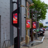 Farola inteligente con carga para alumbrado público, foco de alumbrado público con WiFi, control de seguridad del público, iluminación de carretera con mensajes