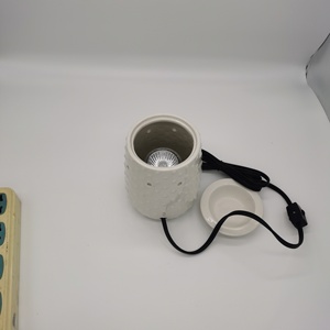 Chauffe-cire électrique en céramique Elong Wholesale, brûleur <span class=keywords><strong>de</strong></span> bougies sans flamme, diffuseur d'huiles parfumées et d'encens avec veilleuse - Product Image 2