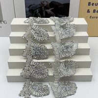 XLQ4036 Ruban de strass thermocollant en verre blanc argenté en forme de chaîne, garniture écologique pour chaussures et vêtements