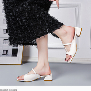 Mules à talon épais pour femmes, nouvelle collection été 2026, style européen et américain, grandes tailles, chaussures de plage confortables - Product Image 2