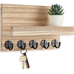 Organizzatore per Chiavi in Legno di Pino Fatto a Mano, Montaggio Senza Foratura, Finitura Liscia, Ideale come Regalo di Inaugurazione Casa o Decorazione Domestica - Product Image 1
