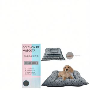 Set di 4 Tappetini per Cani in Velluto Cristallo Goffrato con Ossa e Impronte Grigie per Letti per Animali - Product Image 3