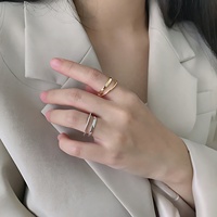 Minimaliste 925 Sterling Silver Plaqué Or Double Bande Anneau Ouvert Sculptural Layered Design Fine Jewelry pour Femmes Usage Quotidien