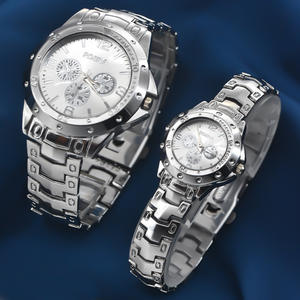 นาฬิกาข้อมือควอตซ์แฟชั่นสำหรับผู้ชาย สา<span class=keywords><strong>ย</strong></span>เหล็ก นาฬิกาคู่หรูหราสไตล์ลำลองสำหรับผู้ชา<span class=keywords><strong>ย</strong></span>และ<span class=keywords><strong>ผู้หญิง</strong></span> หน้าปัดสามวง รุ่น CW02 - Product Image 1