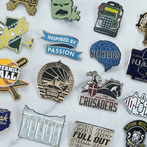 Großhandel Personalisierte Fußballverein-Sporttrikots und Auto-Mützen-Anstecknadeln aus Hart- und Weichemaille nach Maß - Product Image 4