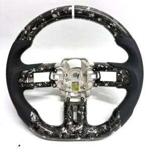 Volante de Fibra de Carbono con Pantalla LED de RPM, Estilo Racing con Base Plana, 2015-2023 - Product Image 3