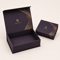Nouvelle boîte pliante magnétique de luxe en carton rigide, avec grand logo personnalisé, matériaux recyclés, revêtement UV et lamination mate.