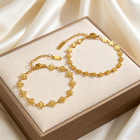 Bracelet en acier inoxydable à motif ajouré, tendance et polyvalent, en acier titane inaltérable, motif floral – Meilleure vente