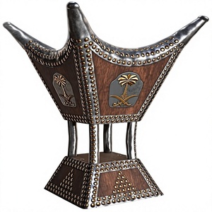Brûleur d'encens en bois artisanal en forme de coupe, diffuseur d'arômes avec rivets métalliques et motif palmier, porte-encens - Product Image 1