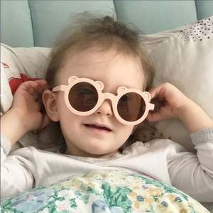 Gafas de Sol Redondas para Niñas, Diseño de Oso de Dibujos Animados, Moda Infantil, Venta al Por Mayor - Product Image 3
