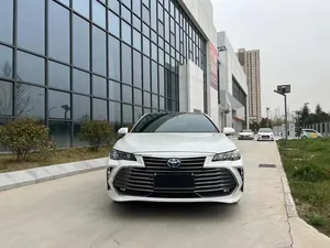 Satılık Toyota Yazhoulong araba stokta büyük miktarlarda satılan ucuz lüks orta ölçekli araba