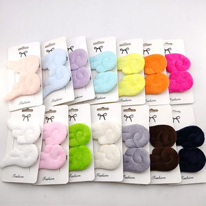 Conjunto de 2 Peças de Clipe de Cabelo Metálico com Asas de Anjo de Pelúcia 7.5*3.5cm, Design em Cores Sólidas para Uso Diário Casual Feminino - Product Image 2