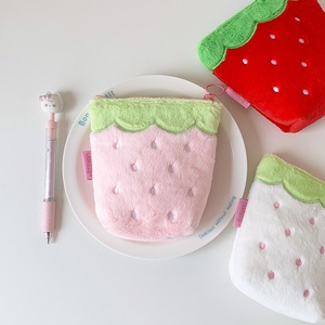 Kpop portemonnee studenten meisjes oordopjes etui schattig studenten cartoon aardbei schattig pluche portemonnee meisje opberg tas etui - Product Image 3