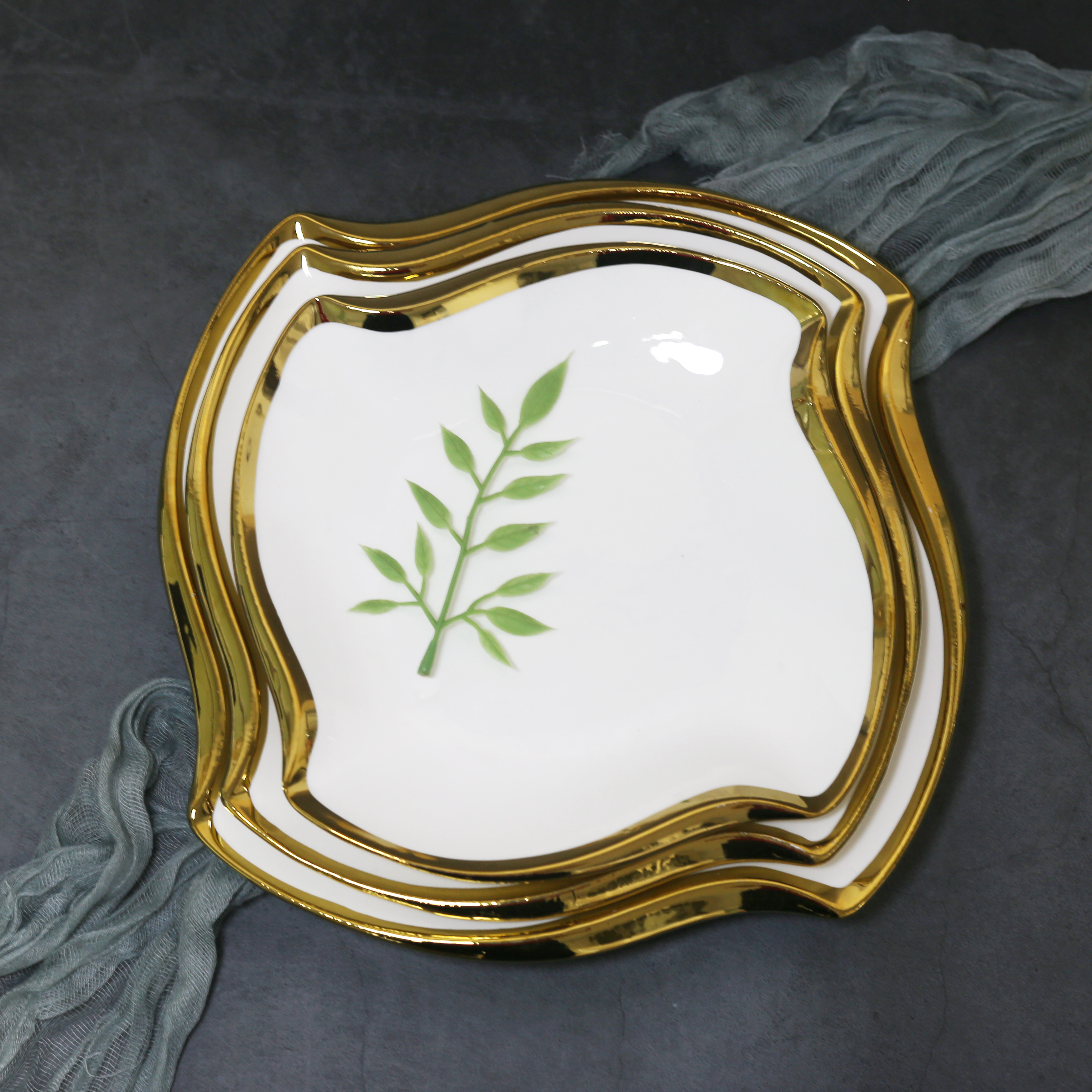 Modern Luxury Ceramic Tableware Set White Porcelain Dinnerware with Portable Feature White Plate for Home Use