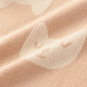 Hermoso chal rosa de invierno para niña, estampado con diseño de gato, chal cálido de cachemira rosa para invierno - Product Image 4