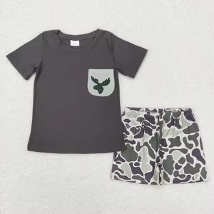 Ensemble 2 pièces pour garçons : T-shirt à manches courtes et short camouflage en coton biologique imprimé, collection chasse pour enfants, styles variés, vente en gros - Product Image 6