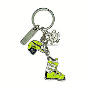 Llavero Personalizado con Temática de Esquí, Casco de Snowboard, Logotipo Personalizado, Llavero de Metal Personalizado para Invierno - Product Image 1