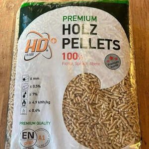 Pellets de Madera de Calidad para Sistemas de Calefacción, Pino y Haya, Bolsas de 15 kg, Forma de Barra, 6% de Humedad, 10% de Ceniza, 4500J de Calorías - Product Image 1