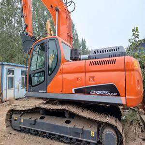 Excavadora Usada de Alta Calidad Doosan Fabricada en Corea DH225 de 22 Toneladas con Motor, Caja de Cambios, Rodamientos, Bomba PLC y Motor - Probada e Inspeccionada - Product Image 1