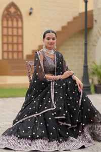 Designer de qualité export Lehenga Choli avec séquence de broderie pour les festivals et les mariages Nuptiale Lehenga Choli - Product Image 4