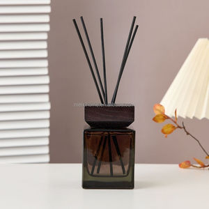 Diffuseur <span class=keywords><strong>de</strong></span> <span class=keywords><strong>parfum</strong></span> d'ambiance en verre carré <span class=keywords><strong>de</strong></span> 100 ml avec bouchon à vis pour huiles essentielles - Product Image 3