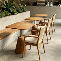 Ensemble de tables et chaises de restaurant en bois, chaises en rotin tressé, table en bois massif, meubles pour café, boulangerie, salon de thé