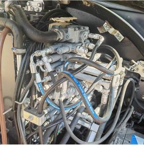 Mini pelle hydraulique de terrassement 7t poids opérationnel Kubota KX163-5 KX165-5 KX155 KX135 d'occasion équipée d'un moteur Caterpillar 5 tonnes - Product Image 6