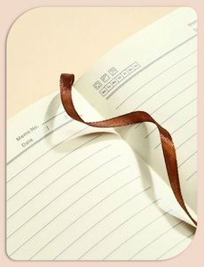 Cuaderno Espiral A5 Nuevo de Primera Calidad OEM con Diseño Personalizado de Triple Pliegue, Marcapáginas de Cinta y Portaplumas, 100 Hojas - Product Image 3