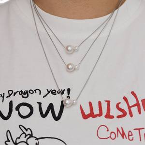 Collier pendentif en perles d'Akoya d'eau de mer Lulu Tong Light Luxury 7,5-8 mm avec poudre de fleurs de cerisier, chaîne de clavicule en or 18 carats - Product Image 4