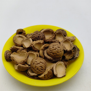 Vỏ quả óc chó và vỏ đào được sử dụng làm lớp phủ hố cây và vật liệu cảnh quan. - Product Image 6