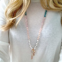 Nouveau Design 8mm Pierre Naturelle Pierre De Lune Pendentif À La Main Perles De Guérison Gemme 108 Mala Collier Femmes Bijoux Blanc Howlite