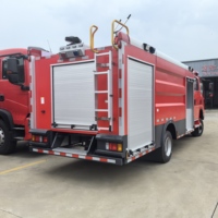 Haute qualité SINOTRUK HOWO 4X4 4X2 tout nouveau camion de lutte contre l'incendie camion de lutte contre l'incendie arroseur réservoir d'eau pompe camion Offre Spéciale
