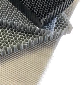 <span class=keywords><strong>Panneau</strong></span> en nid d'abeille en polycarbonate <span class=keywords><strong>transparent</strong></span> pour applications de plafond acoustique décoratif - Product Image 1