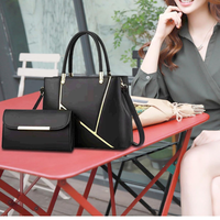 Sac fourre-tout polyvalent pour femme avec une construction robuste, idéal pour transporter un ordinateur portable, des livres, des articles de maquillage, pour le shopping, les voyages et les affaires