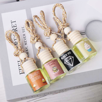 Vente chaude, diffuseur d'air pour voiture en verre suspendu, parfum liquide, ornement suspendu, parfums de voiture, aromathérapie, rafraîchisseur d'air automobile