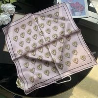Foulard carré en mousseline personnalisé en gros à faible MOQ, foulards populaires pour cadeaux souvenirs de mariage, mouchoirs en soie haut de gamme personnalisés