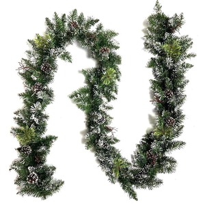 Guirlande de Noël artificielle en gros, décorée de lumières blanches, de cônes de pin et de grappes de baies, collection de Noël - Product Image 2