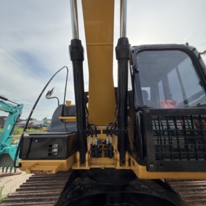 Excavatrice sur chenilles d'occasion de haute qualité, de taille moyenne, de marque japonaise Carter 315D2GC, 15 tonnes. - Product Image 6