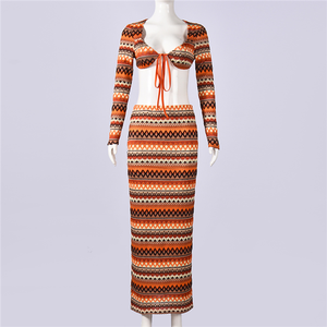 Set Rajutan Wanita 2 Potong, Atasan Pendek Lengan Panjang dengan Patchwork Warna-Warni dan Rok Bodycon untuk Pakaian Liburan - Product Image 4