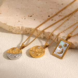 Collana con Ciondolo a Disco <span class=keywords><strong>Cielo</strong></span> Stellato in Acciaio Inossidabile Placcato Oro 18K, Stile Europeo e Americano, Versatile e di Alta Gamma - Product Image 1