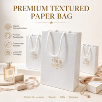 Sacs en papier kraft personnalisés en gros pour l'emballage alimentaire et l'utilisation en supermarché avec logo personnalisé et matériau recyclable