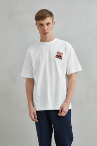Camiseta Unisex Oversize de Algodón 100% con Cuello Redondo y Manga Corta, Diseño Estampado, Transpirable y Elegante, Estilo Imperio - Product Image 3