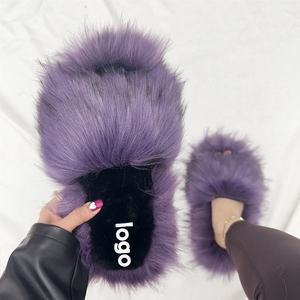 Tendance mode 2024, vente chaude en France, pantoufles en fourrure d'hiver pour femmes, semelle plate, fausse fourrure de raton laveur, fourrure de <span class=keywords><strong>renard</strong></span>, pantoufles moelleuses pour femmes - Product Image 2