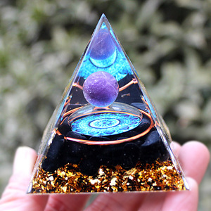 Ornement en résine époxy cristalline en forme de pyramide, cristal à œil bleu, gravure interne, décoration d'intérieur - Product Image 5